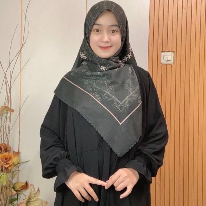 HOLLY LANE BAWAL POLYCOTTON WITH IN BUILT MAGNET