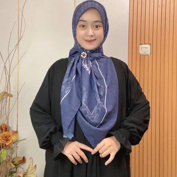 HOLLY LANE BAWAL POLYCOTTON WITH IN BUILT MAGNET