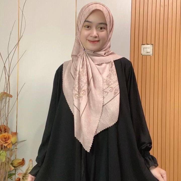 HOLLY LANE BAWAL POLYCOTTON WITH IN BUILT MAGNET